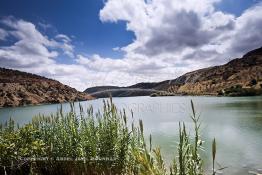 Image du Maroc Professionnelle de  Le Barrage Allal Al Fassi est situé dans la Province de Sefrou sur Oued Sebou avec un volume de stockage de 63.7 Mm3, il contrôle un bassin versant de 5.400 km2. Ce Barrage a été mis en service en 1990. But de l'ouvrage  production d'électricité, irrigation et protection contre les crues, Jeudi 8 septembre 2005. (Photo / Abdeljalil Bounhar) 